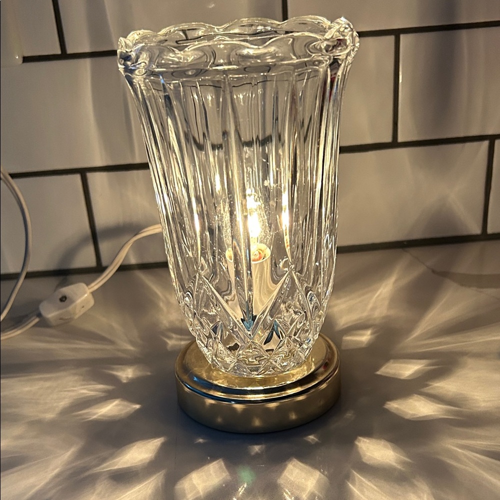 Vintage Roxmore Elegant Crystal Vase Lamp with Gold Base